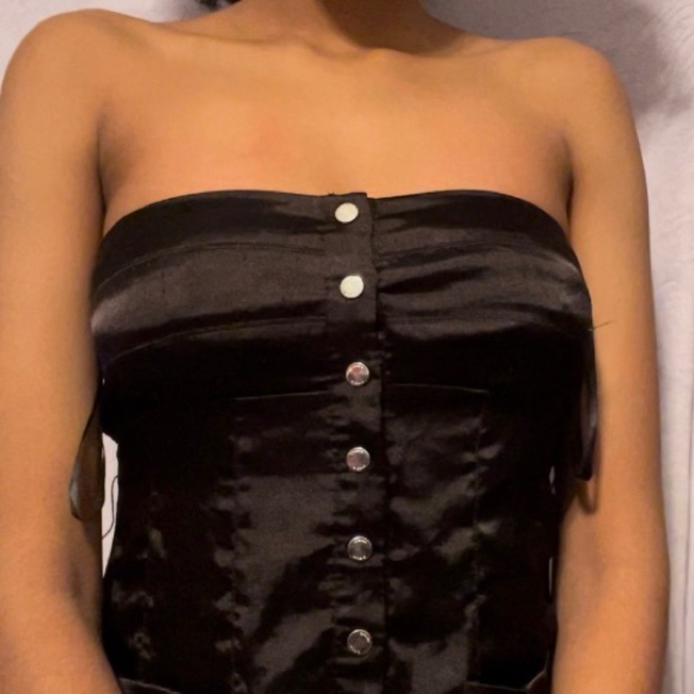 2B Bebe black clasp top!